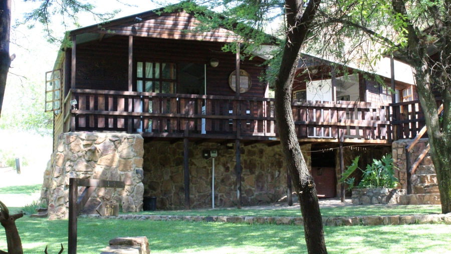 5 Bedroom Property for Sale in Parys Free State